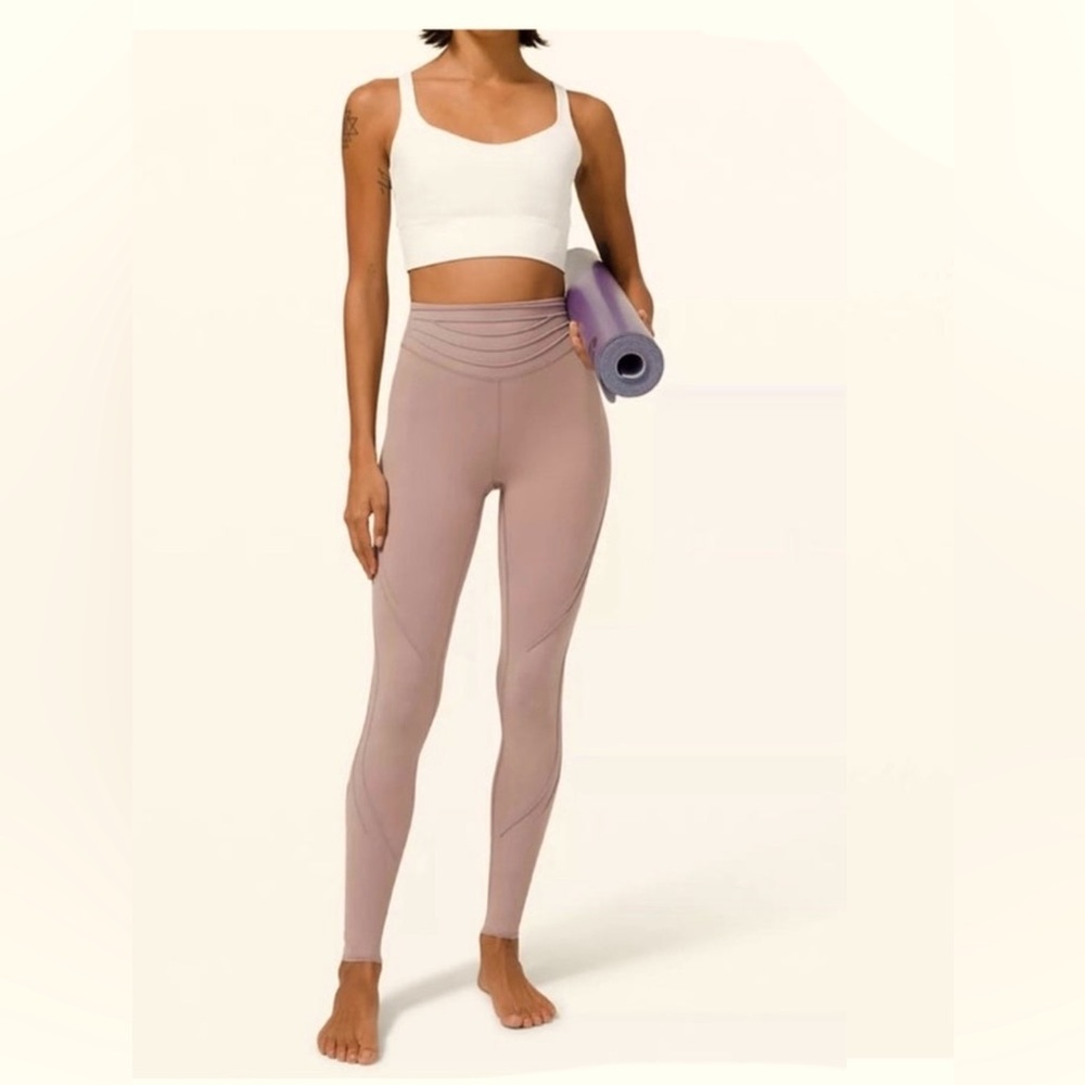 Lululemon Get In Line Super High Rise Tight size 6